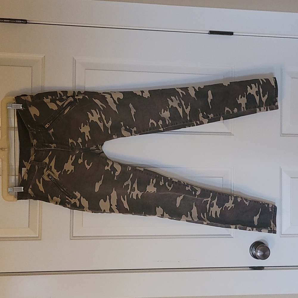 Camo skinnies
